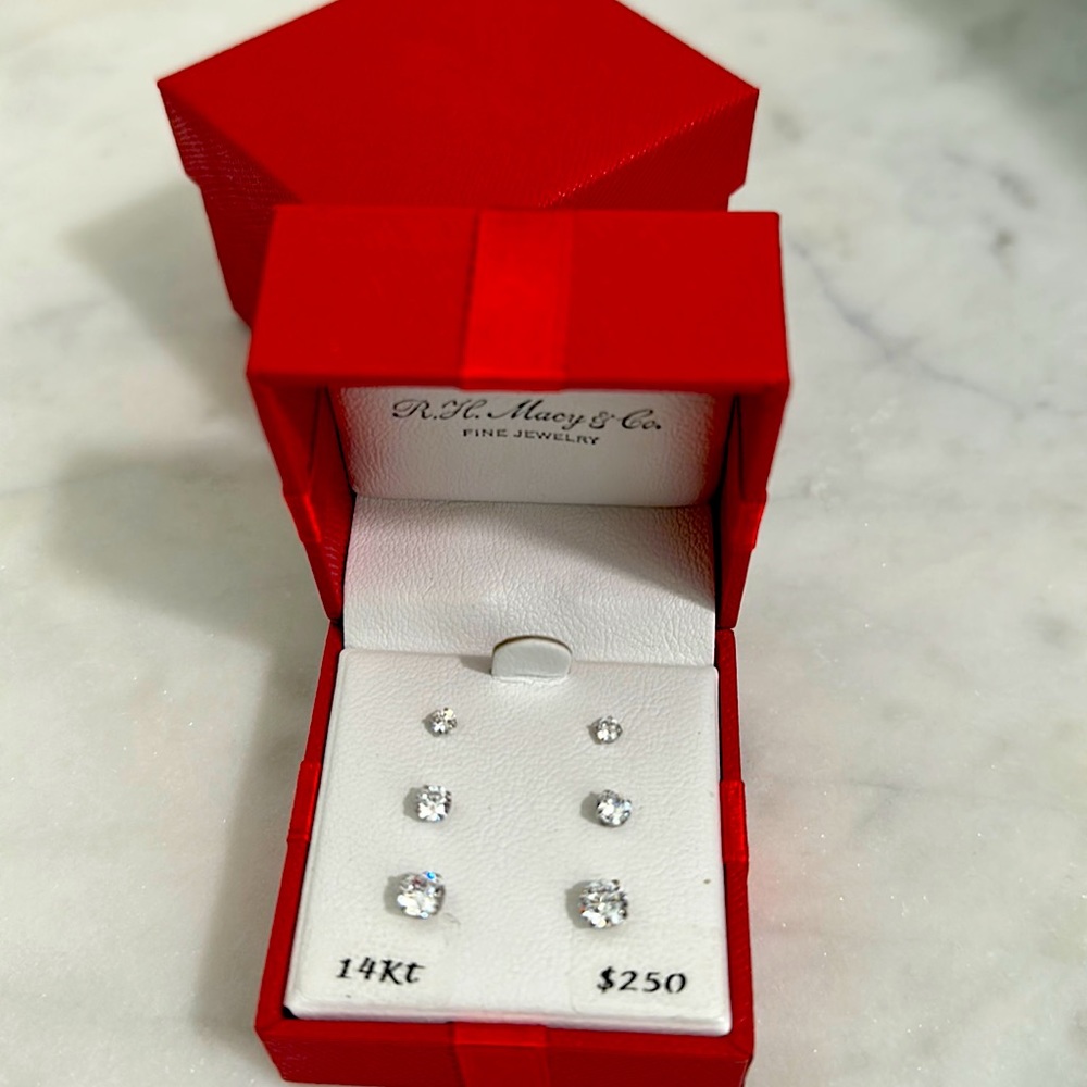 R.H. Macys & Co. Fine Jewelry 14Kt CZ 3-5 MM 3 piece stud set - Never worn!